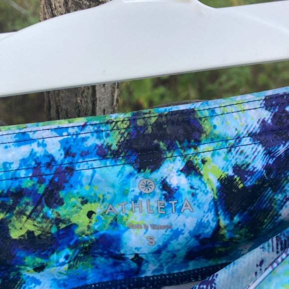 Price reduced! Vibrant Athleta full-length leggings!  Zip pocket! Sz. S - Picture 2 of 4